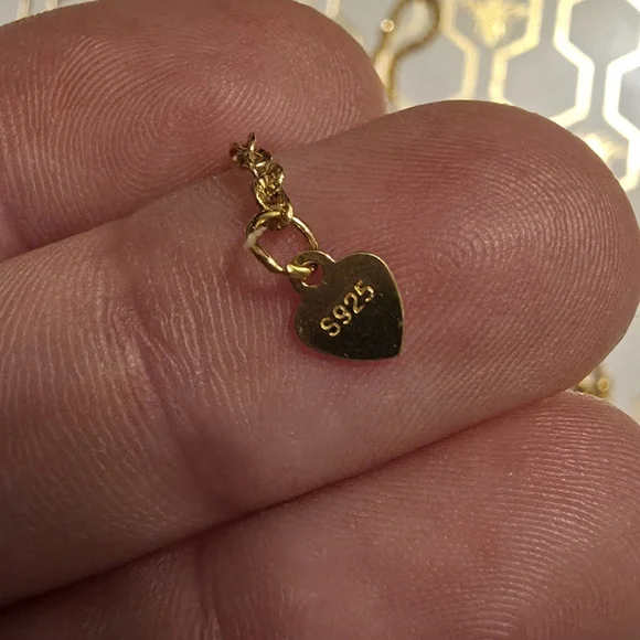 Gucci Gold Heart Pendant Necklace - Picture 10 of 11